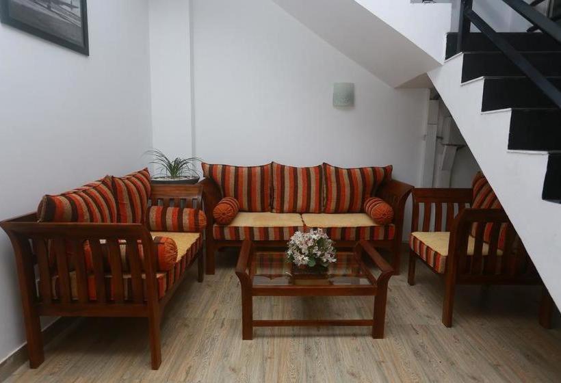 Kings Gate Airport Transit Hotel Katunayaka Dış mekan fotoğraf