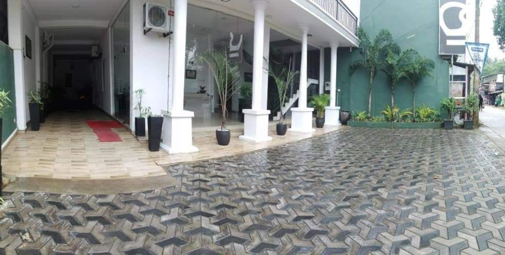 Kings Gate Airport Transit Hotel Katunayaka Dış mekan fotoğraf