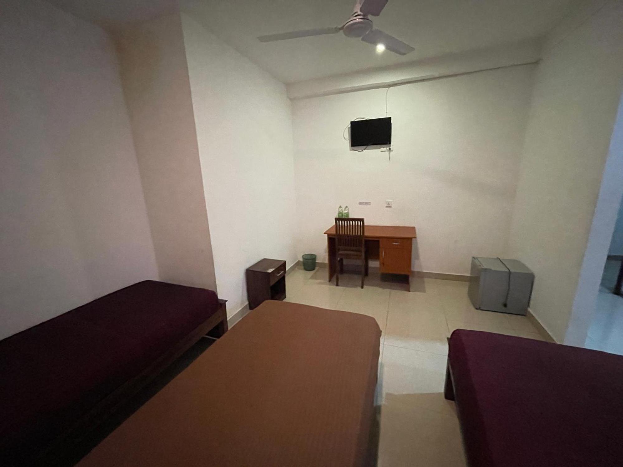 Kings Gate Airport Transit Hotel Katunayaka Dış mekan fotoğraf